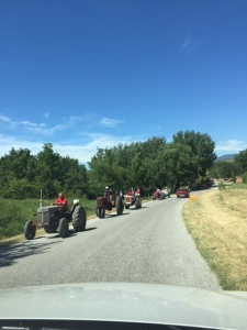 On the way to Roussillon a demonstration of farmers and their tractors, very patriotic, NOT a protest.